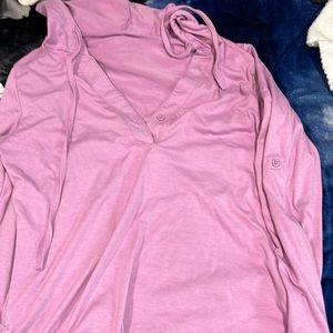 Medium loose dress with drawstrings on the side and a hoodie